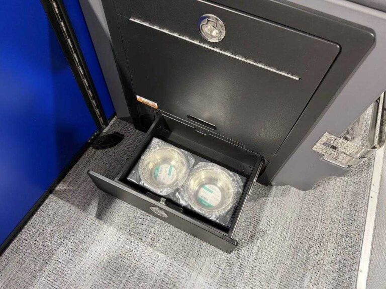 2026 Bennington 24MSB - ESP - Blackout US-ETWS7785H526 [photo 27]